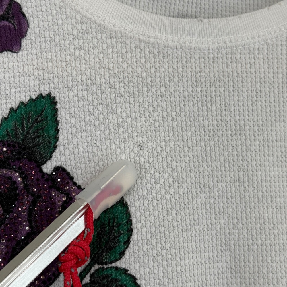 Sinful by Affliction Womens White Thermal Shirt Medium Rose‎ Skull Rhinestone - Picture 4 of 8